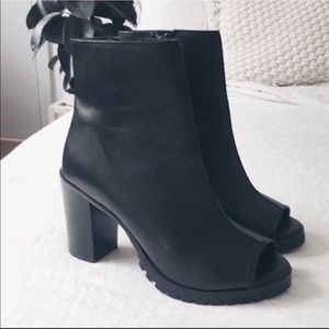 Steve Madden “Traffic” boots